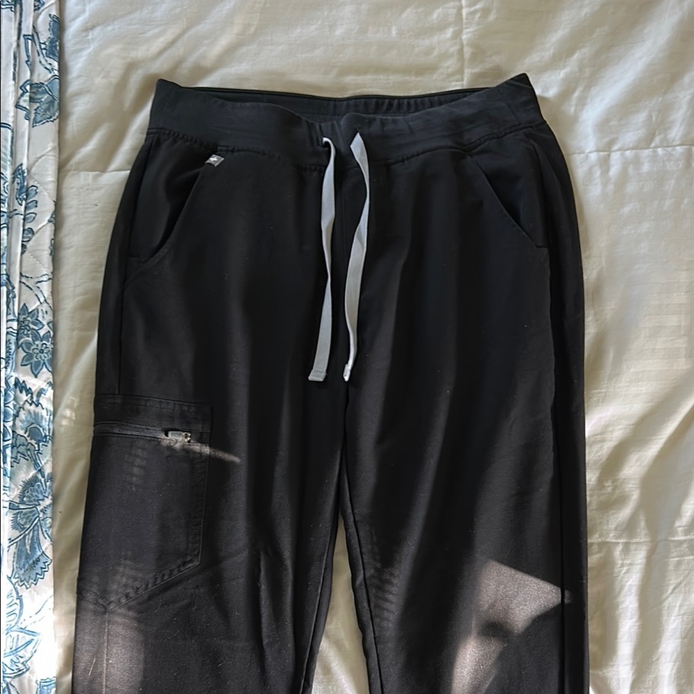 Figs Black Joggers with Tapered Fit and Athletic Material